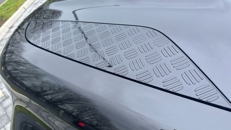 Land Rover Defender 110 Diesel 3.0 D250 Hard Top Auto